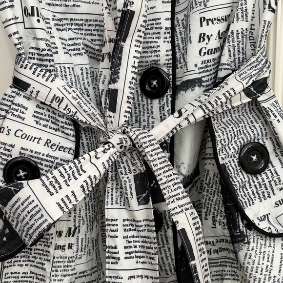 Boutique Belle Australian Art Clothing Newspaper Print Trench Coat Size 10 - Picture 3 of 16